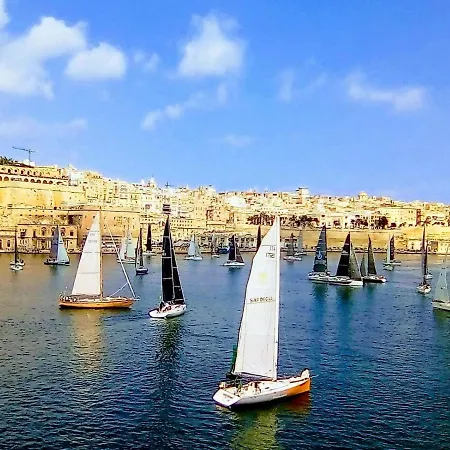 Corto Maltese בית הארחה Cospicua